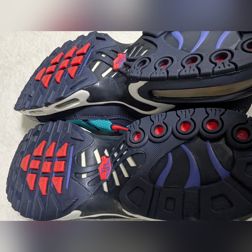 Nike Air Max Plus Discover Your Air Mens 12 Running Hyper Jade AV7940-30… - Picture 11 of 14